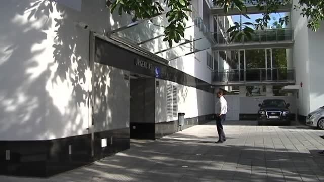 Fonsi Nieto acude a la Policlínica Nuestra Señora del Rosario de Ibiza a ver a su tío