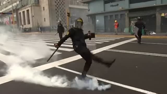 Cinco mil mineros protestan contra la reforma laboral en Lima