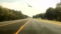 Avioneta se estrella en una carretera de Texas, EEUU