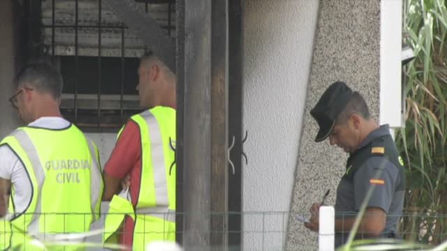 Familiares, amigos y vecinos dan su último adiós a las víctimas del incendio en El Palmar