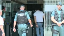 Villar entra la sede de la RFEF escoltado por la Guardia Civil