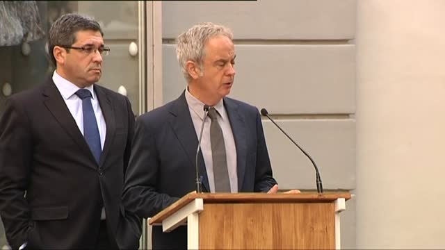 Los forenses toman pelo, uñas y dos huesos largos del cadáver momificado de Dalí