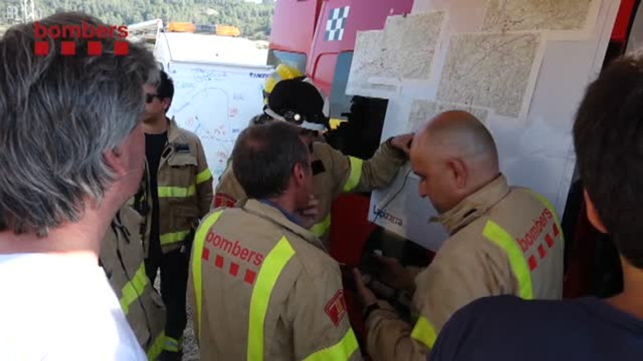 Continúa activo el incendio forestal declarado ayer en Artés (Barcelona)