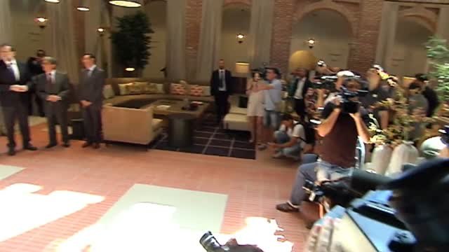 Rajoy de inauguración en Lleida durante los registros del Parlament y la Generalitat