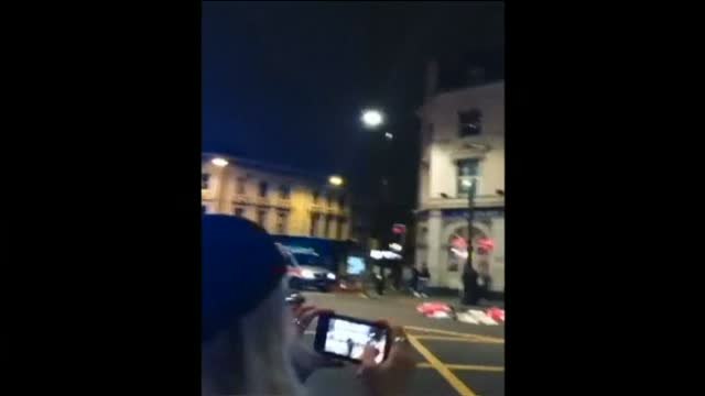 Disturbios en Londres en protesta por la muerte de Rashan Charles