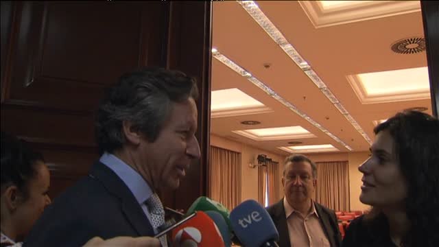 Floriano cree que Rajoy contestará mañana a todas las preguntas porque no tiene nada que ocultar