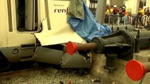 18 hospitalizados, cinco de ellos graves, al chocar un tren de Cercanías en Barcelona