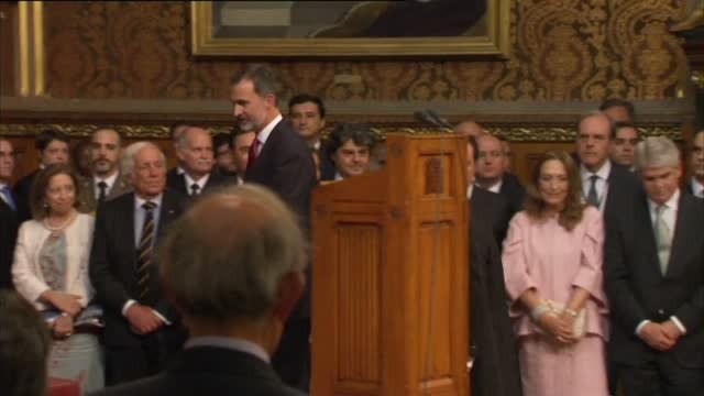 Felipe VI llama al diálogo en el Parlamento británico para solucionar el conflicto con Gibraltar