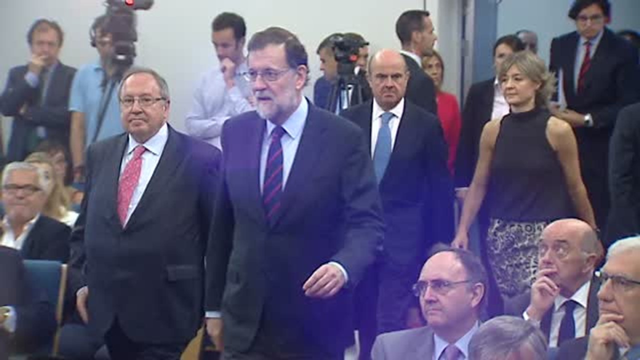 Rajoy califica de "delirio autoritario y frentista" el referéndum catalán