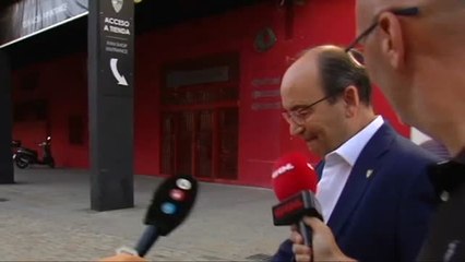 Vitolo planta al Sevilla