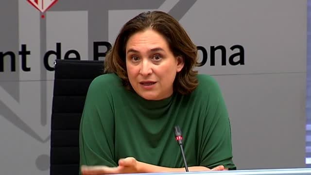 Colau pide a la Generalitat que no trasladen sus obligaciones o compromisos a los ayuntamientos