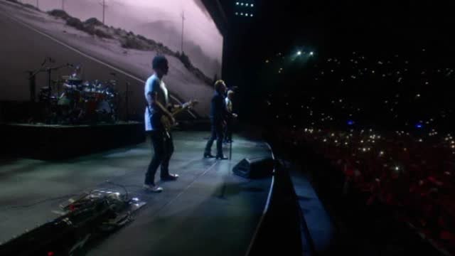 Barcelona viaja en el tiempo de la mano de U2