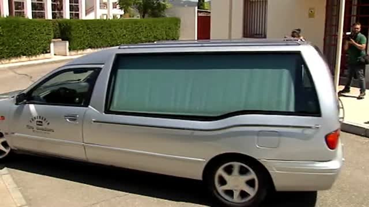 El féretro con los restos de Miguel Blesa llega al Instituto de Medicina Legal de Córdoba