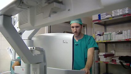 Entrevista a una paciente mientras le operan el cerebro