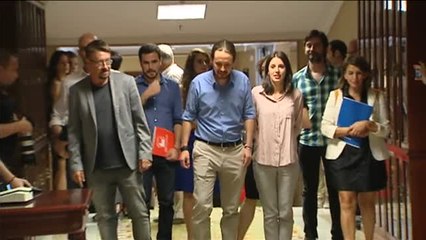 下载视频: Segunda reunión entre Pablo Iglesias y Pedro Sánchez para alcanzar un pacto de izquierdas