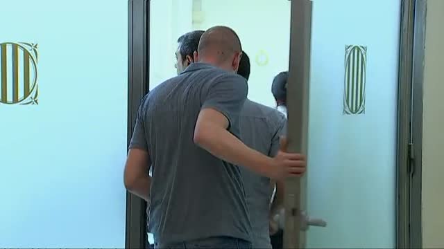 Agentes de la Guardia Civil entran al Parlament para buscar datos del 'caso 3%'