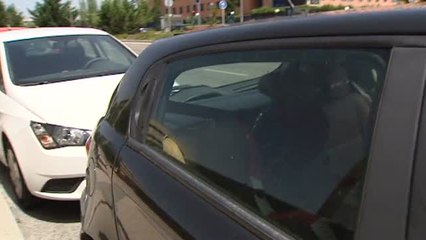 Detenido un hombre por dejarse a su hija de 16 meses olvidada en el coche