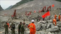 Continúan las labores de rescate en la zona donde se produjo el corrimiento de tierra en China
