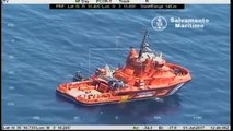 Salvamento Marítimo rescata  a 25 personas en una patera en Granada