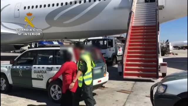 Turquía entrega a España a dos mujeres españolas integradas en el ISIS