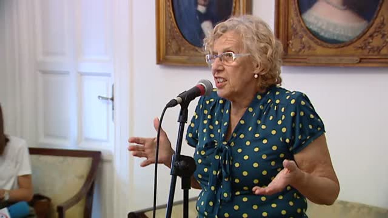 Carmena defiende a Mayer y Mato: "No están imputados, están querellados"