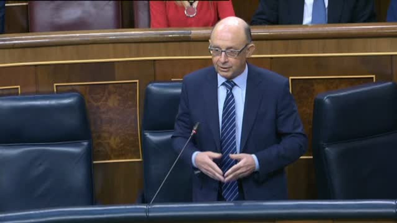 Acoso y derribo a Montoro por la Amnistía Fiscal