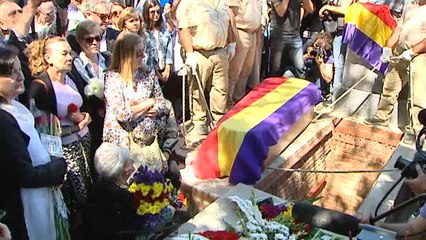 Ascensión Mendieta consigue enterrar a su padre, 78 años después de ser fusilado