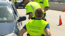 Lesionados medulares acompañan a la Guardia Civil en los controles para concienciar a los conductores