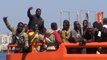 Rescatadas en Almería 111 personas a bordo de 3 pateras