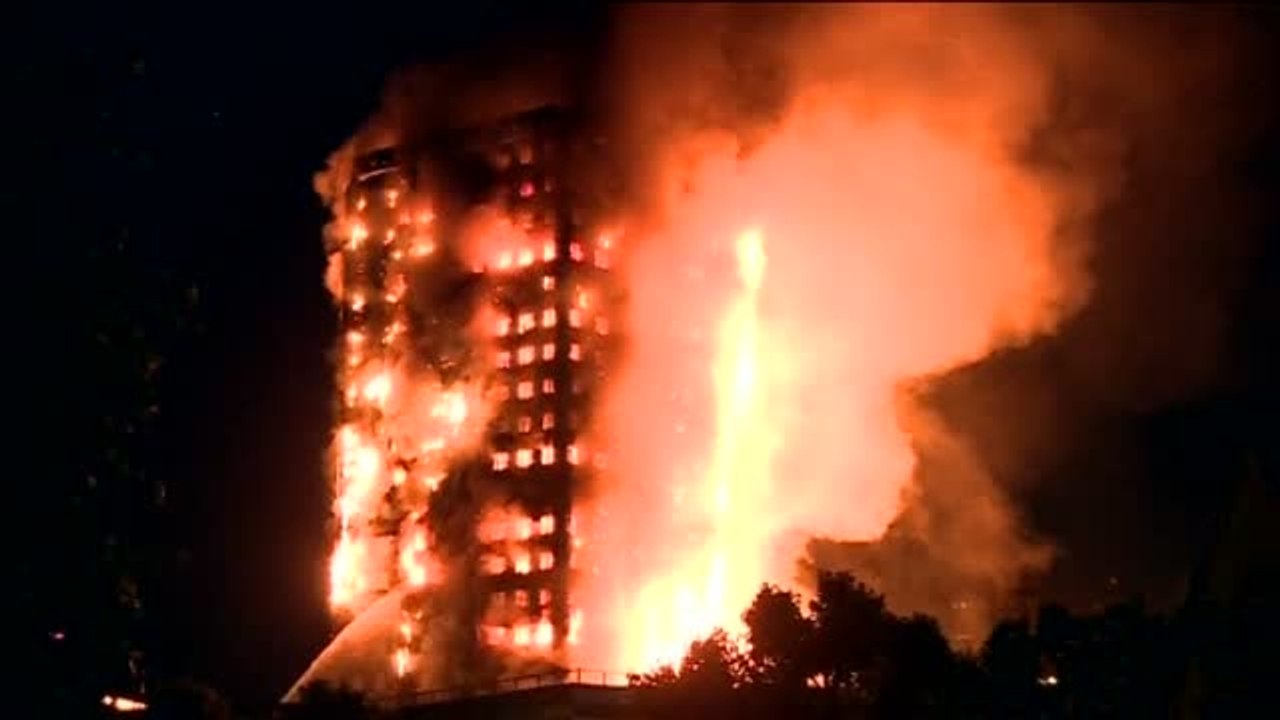 Cientos de manifestantes exigen explicaciones sobre el incendio de la torre Grenfell