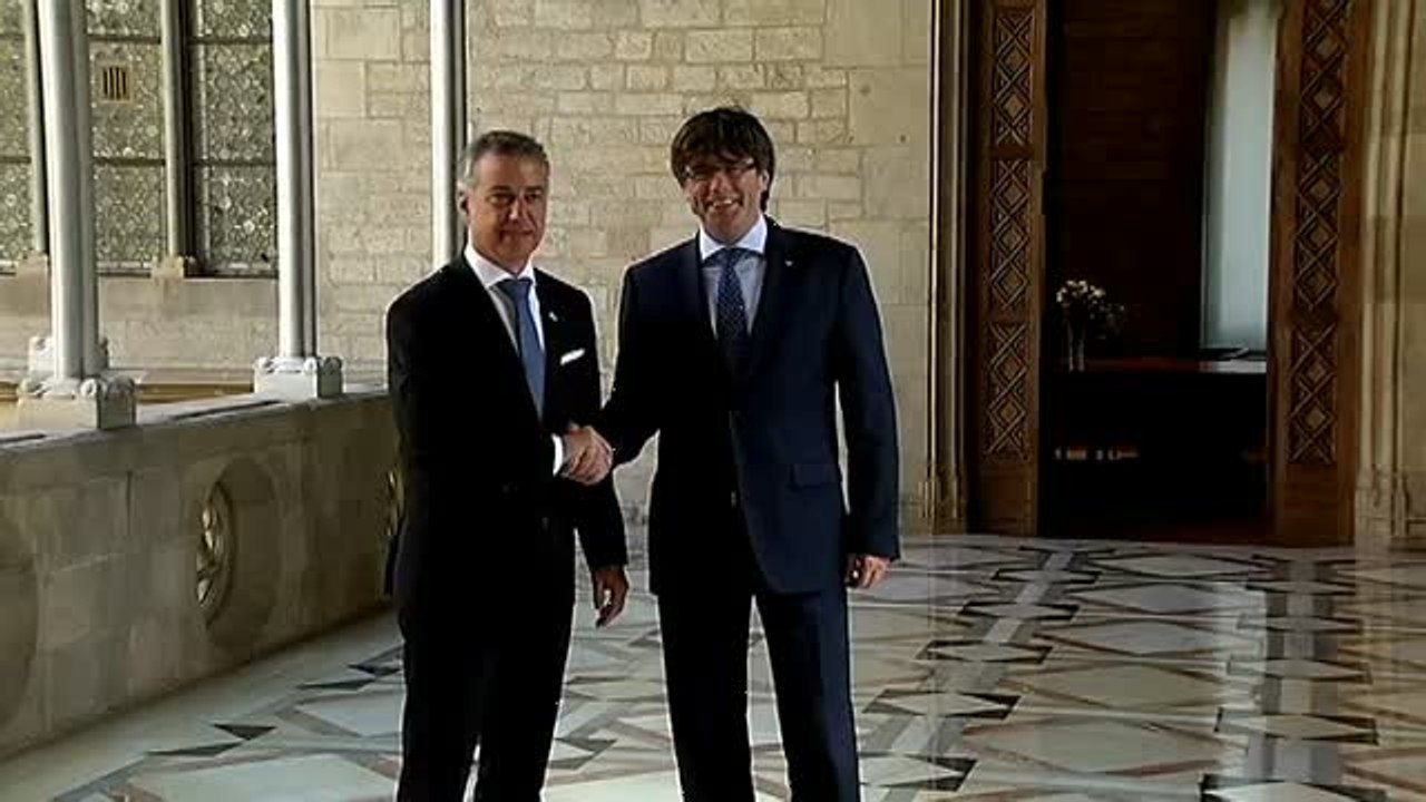 Puigdemont y Urkullu se reúnen en el Palau de la Generalitat