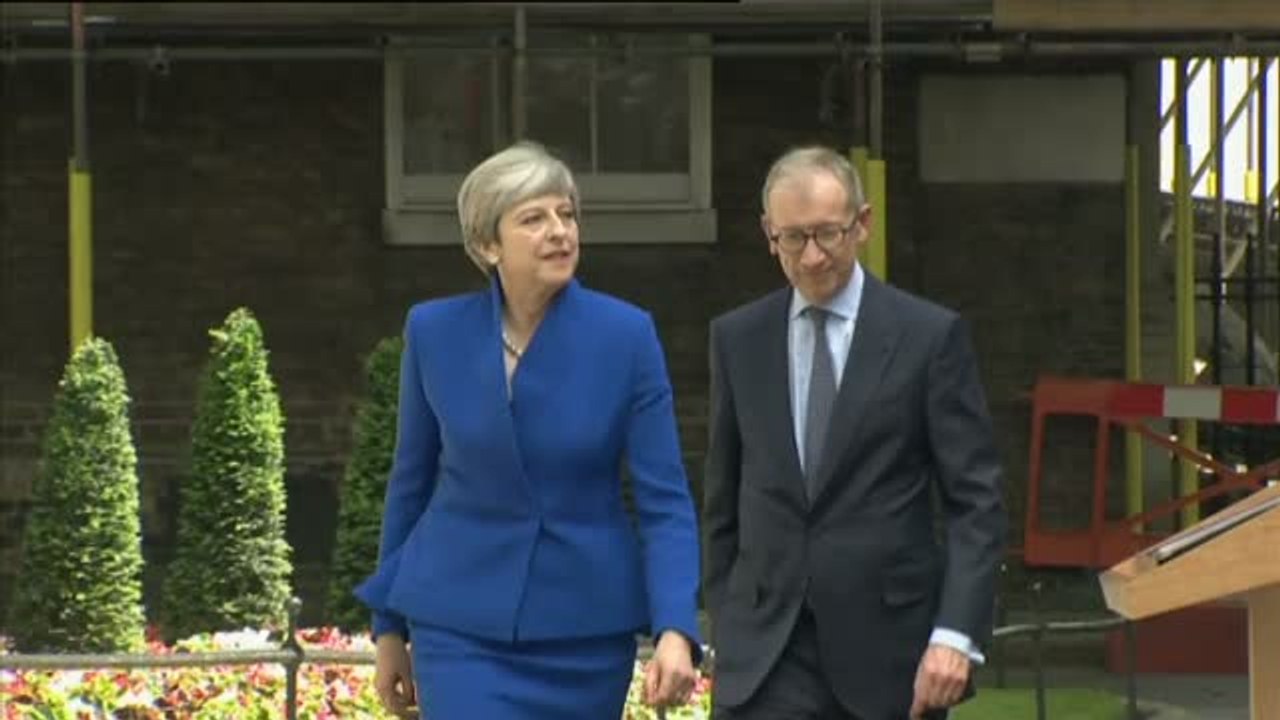 May pierde escaños, votos y confianza a 10 días de comenzar las negociaciones del Brexit