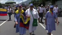 La oposición venezolana sale a la calle para protestar contra Maduro