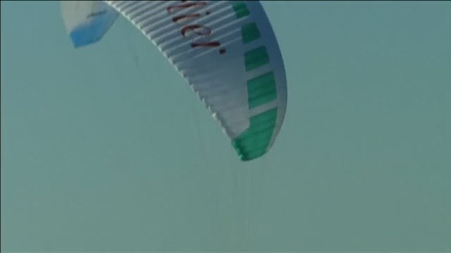 Un piloto francés logra cruzar el canal de La Mancha en un coche volador