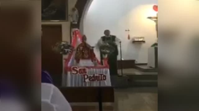 Un cura arremete contra los homosexuales durante su homilía