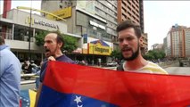 La oposición continúa protestando en las calles de Caracas contra Maduro