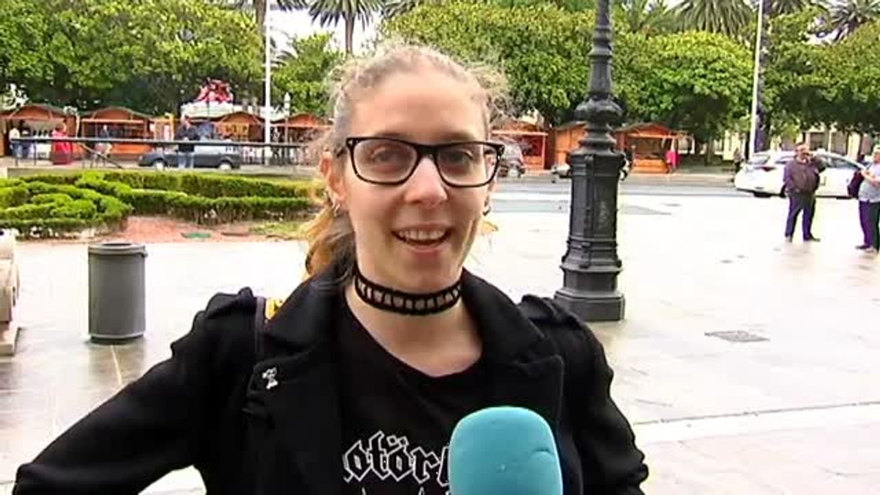 La Torre de Hércules se ilumina de rosa con motivo del día del orgullo LGTBQI