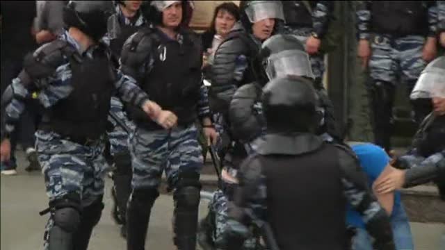 Miles de detenidos en manifestaciones contra la corrupción en Rusia