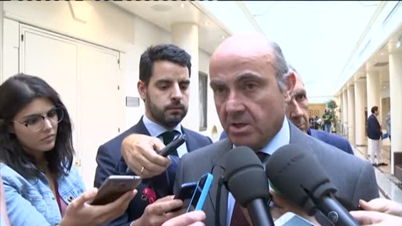 De Guindos cree que la fusión de Bankia y BMN es "positiva"