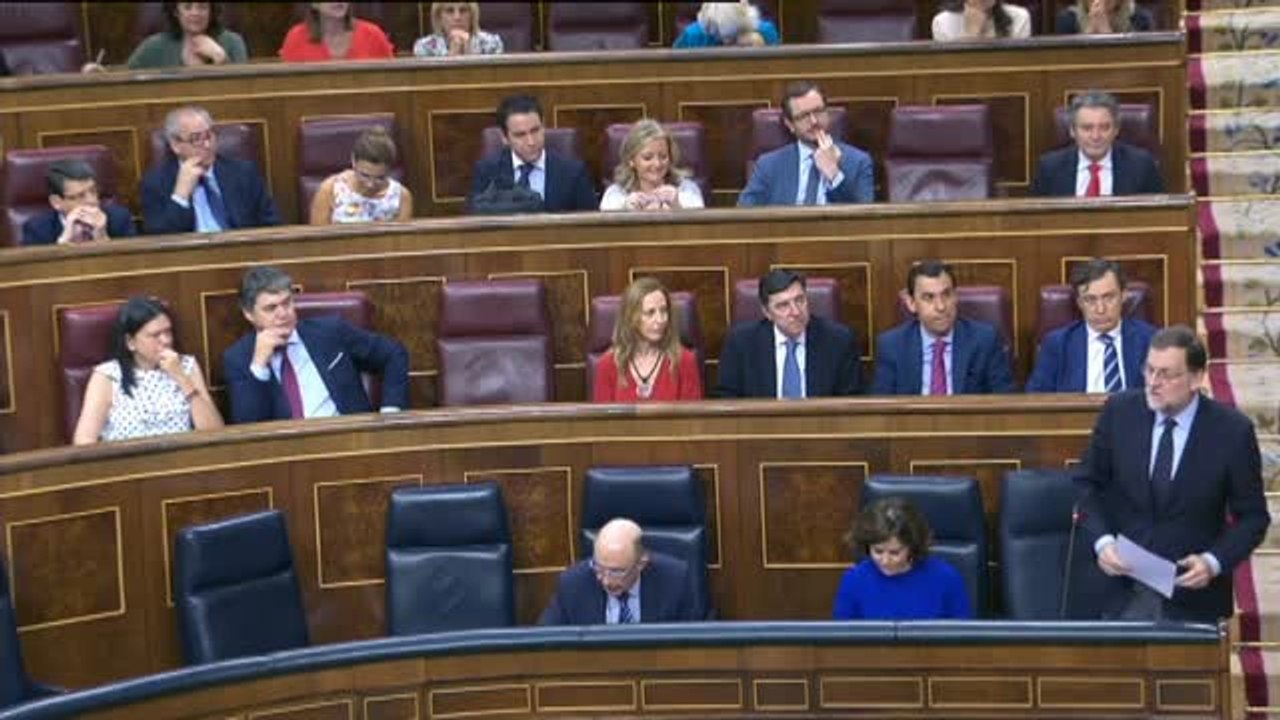 Rajoy justifica la amnistía fiscal y tacha de "juicios de valor" los argumentos del Constitucional