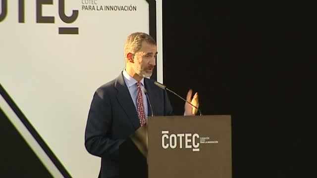 El rey dedica unas cariñosas palabras de despedida al Vicente Calderón