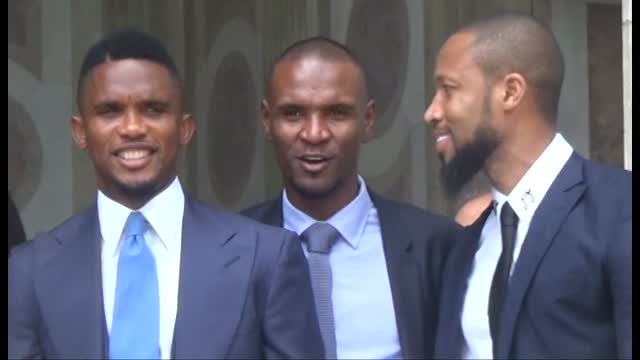 Víctor Valdés y Yolanda Cardona se dan el 'sí quiero' rodeados de exjugadores del Barça