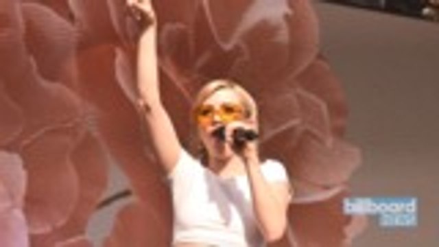 Carly Rae Jepsen Announces New Album 'Dedicated' Coming May 17 | Billboard News