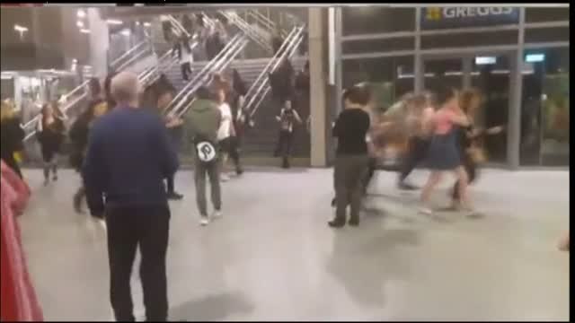 Padres de desaparecidos en el concierto de Manchester piden ayuda en redes sociales para encontrar a sus hijos