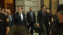 Rajoy abandona el Congreso tras finalizar la primera jornada de la moción de censura