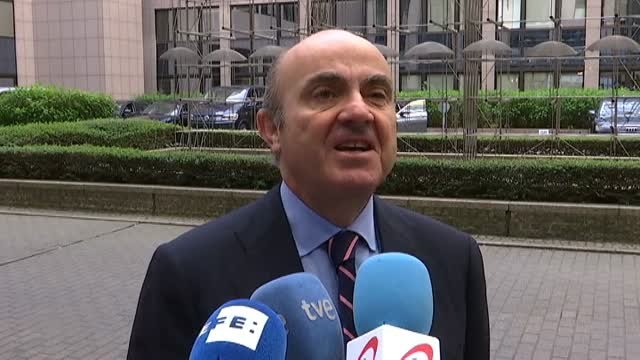 De Guindos: El Gobierno no va a dejar nunca que Cataluña salga de la zona euro