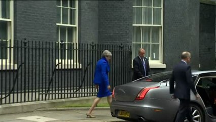 May comunica a la reina en Buckingham su intención de gobernar en minoría