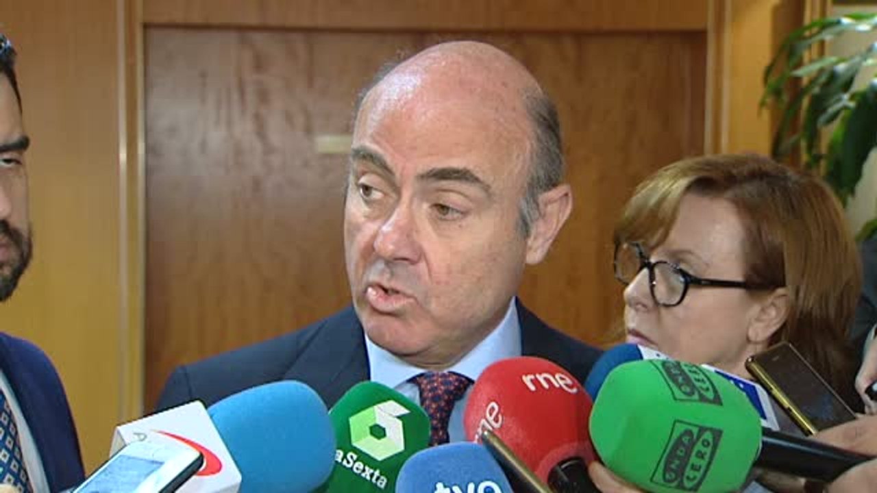 De Guindos sobre la compra del Santander: "Ha sido una operación compleja, no sencilla y se ha conseguido llevar a buen puerto"