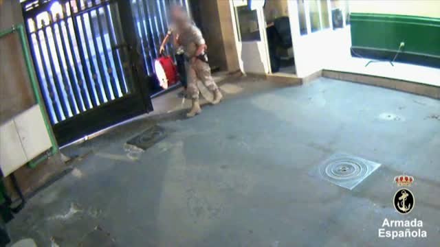 La armada española recupera el bombo de Manolo robado en Murcia