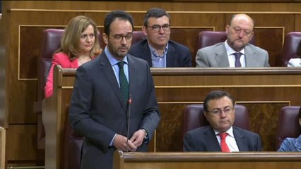 Antonio Hernando: "Rajoy, sea fuerte, dé la cara y olvídese del plasma"